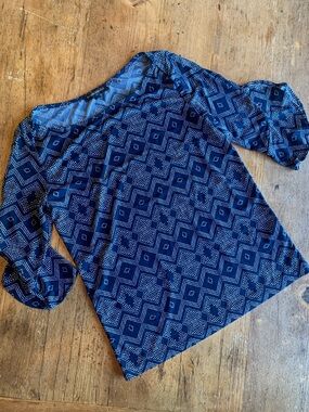 Banana Republic Blue Geometric Top